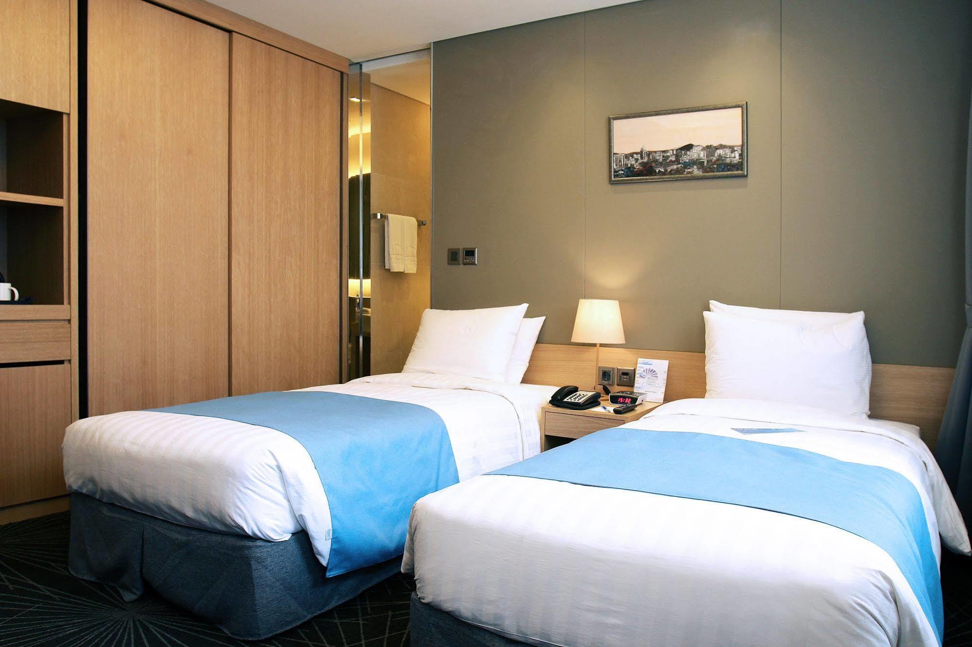 Days Hotel By Wyndham Seoul Myeongdong Exterior foto