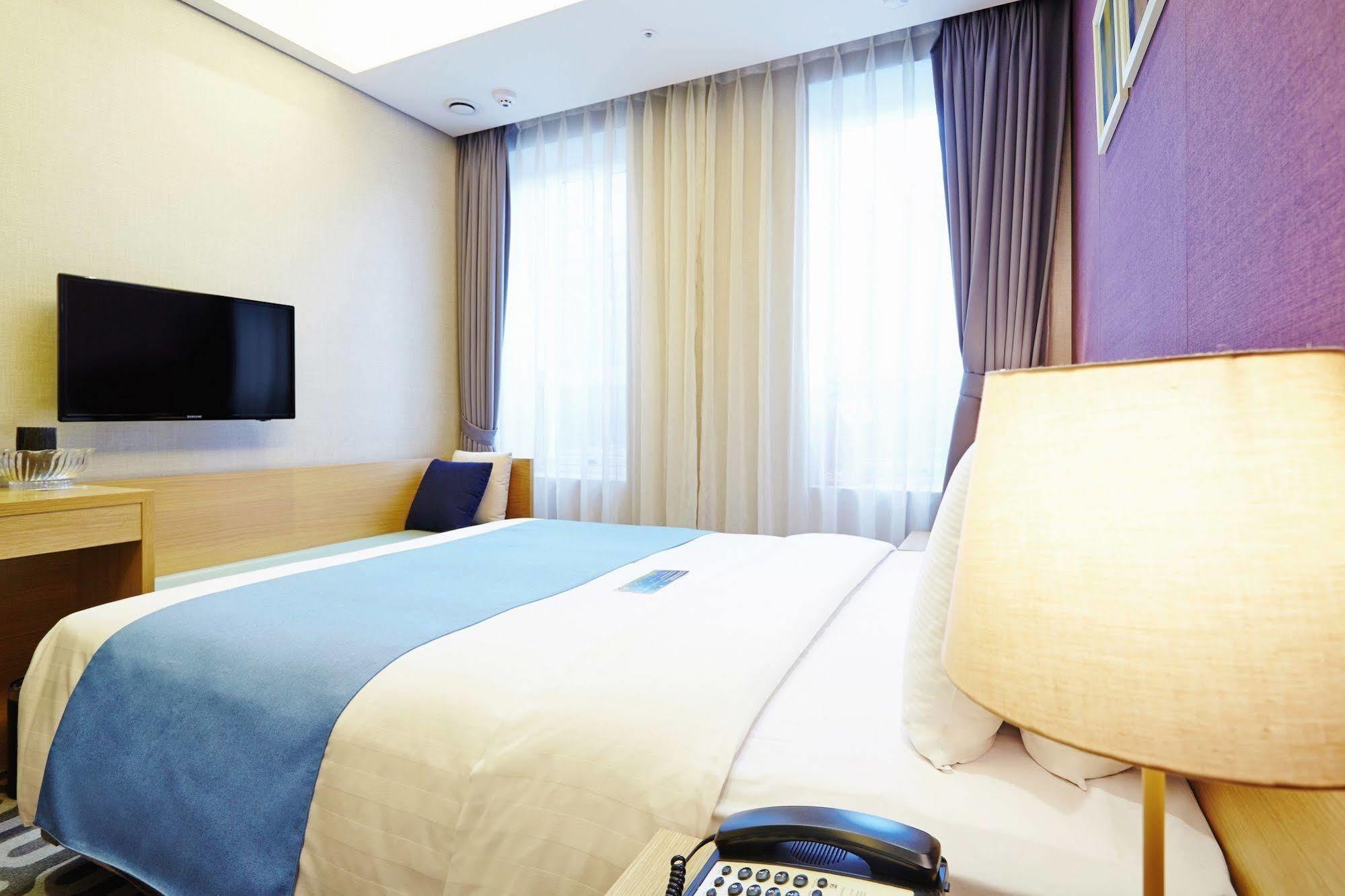 Days Hotel By Wyndham Seoul Myeongdong Exterior foto