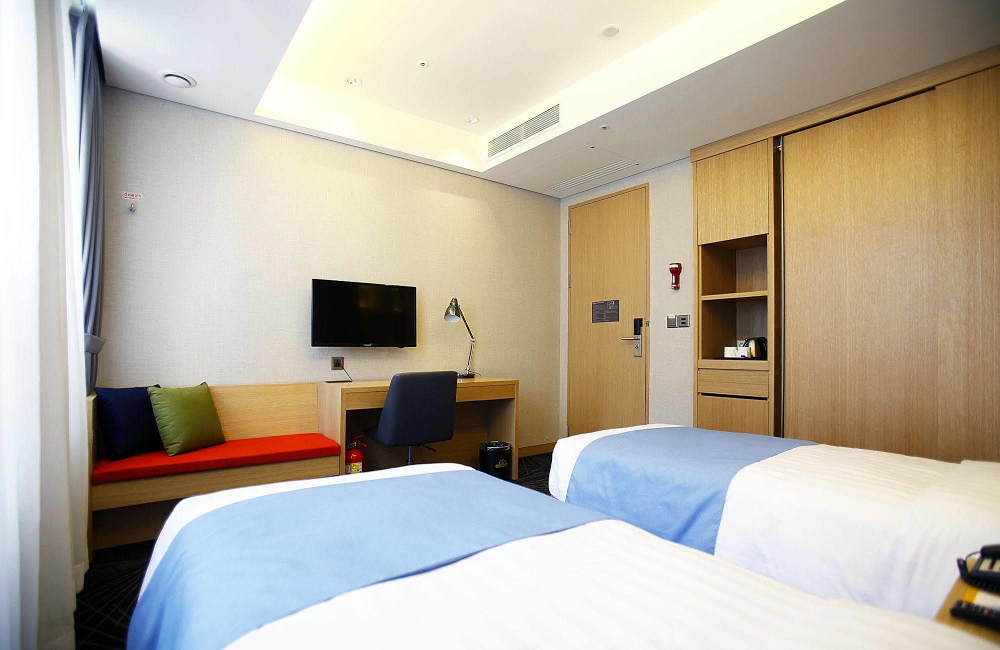 Days Hotel By Wyndham Seoul Myeongdong Exterior foto